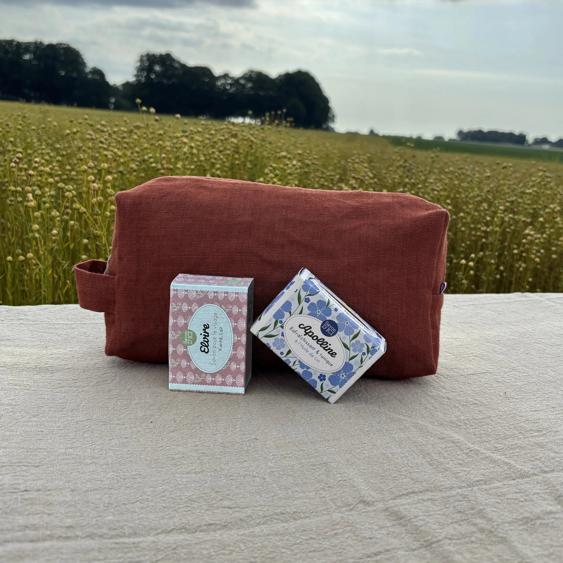 Duo Lin Normand : Trousse Cayenne & Savons-Lin de France